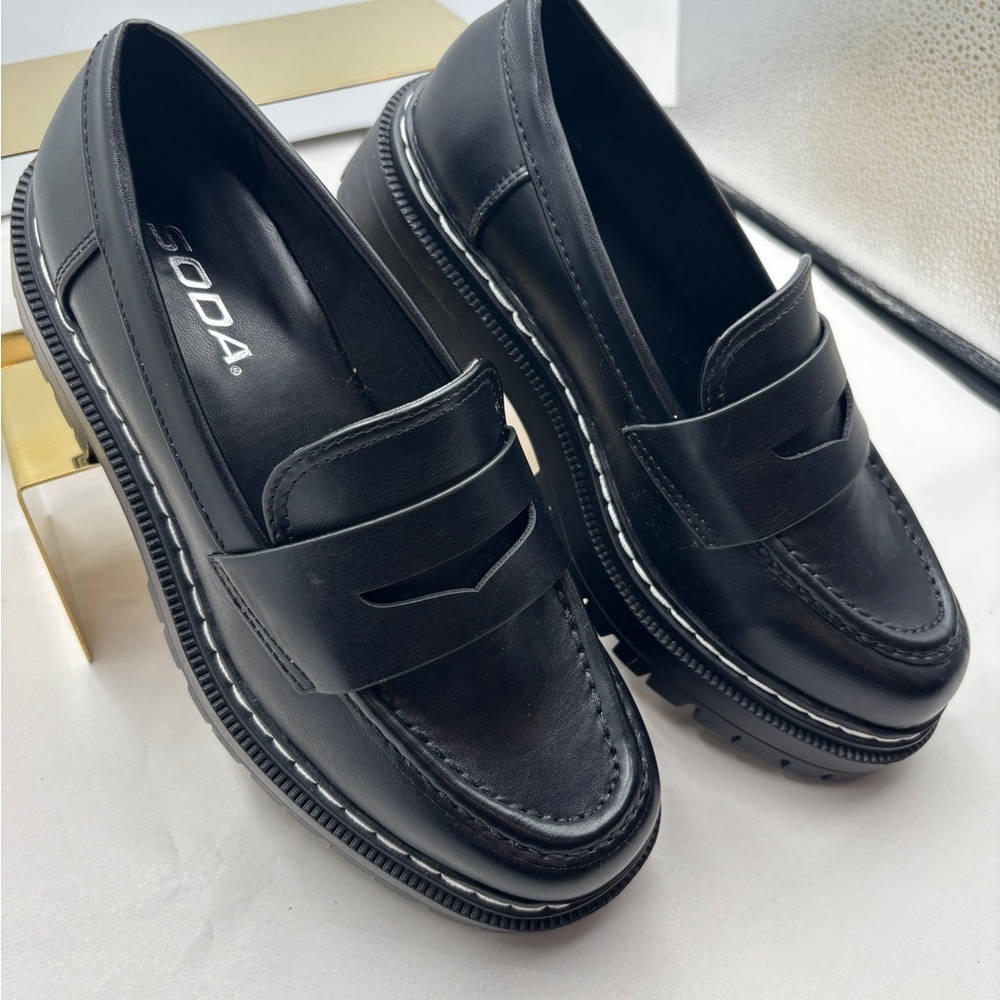 Soda Eurekas platform soho Women's Black Chunky slip on Loafers